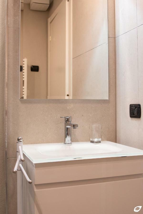 2-Bedroom Apt, With Balcony & Aircondition - 50 M From The Beach Marina di Pietrasanta Eksteriør billede